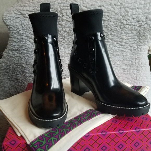 【TORY BURCH】Preston 95 レザー アンクルブーツ Tory Burch Preston Bootie 2025 | www.takertrailers.ee